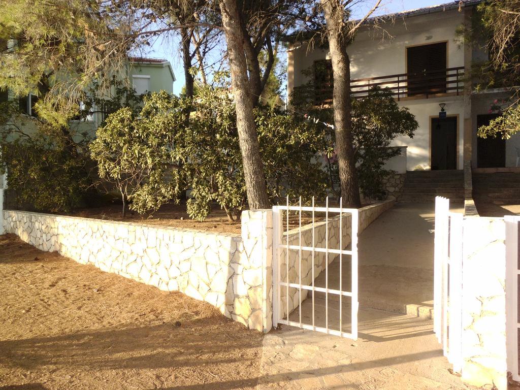 Apartments Kreso 5 Meters From The Beach With See View Shadow And Parking Place Stara Novalja Kültér fotó