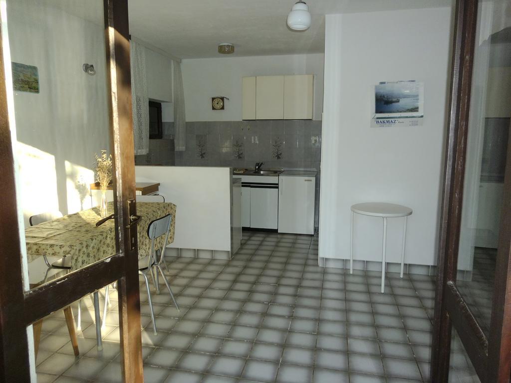 Apartments Kreso 5 Meters From The Beach With See View Shadow And Parking Place Stara Novalja Szoba fotó